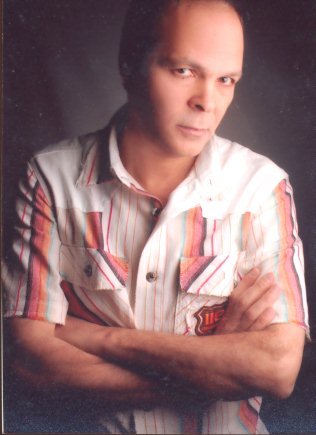 الفنان محمود عامر